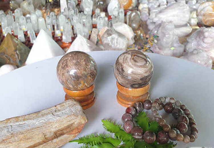 Thạch Anh Việt sẽ luôn mang đến quý khách hàng những tác phẩm, sản phẩm đá phong thủy có chất lượng nhất với giá thành tương xứng