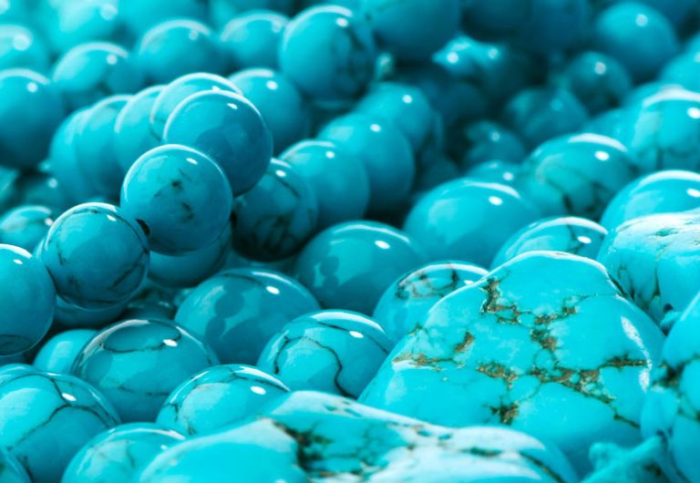 Đá Ngọc Lam (hay Turquoise) là 1 loại đá tự nhiên sở hữu dải màu trải từ xanh lá cho đến màu xanh lam da trời.
