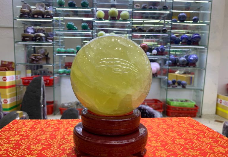 Thạch Anh Việt - Địa chỉ chuyên kinh doanh quả cầu đá phong thủy chất lượng cao.