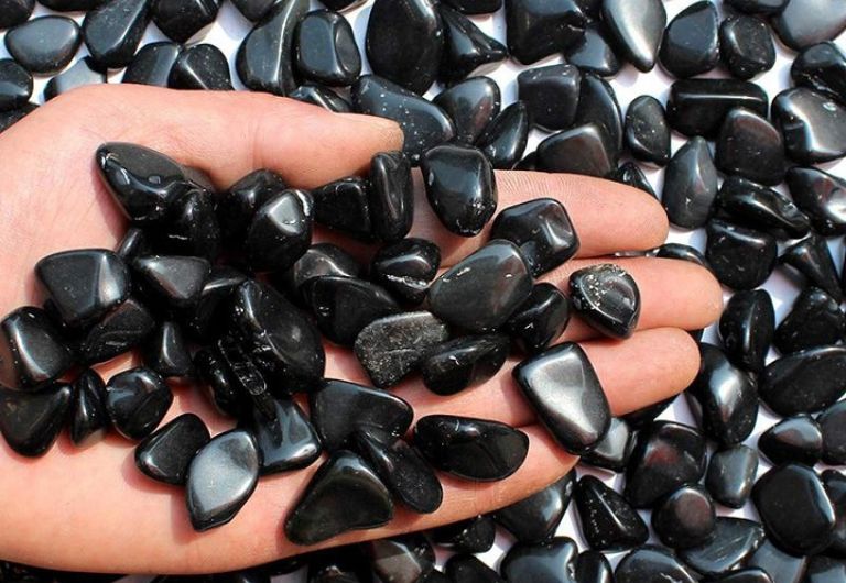 Thạch anh đen là khoáng chất quý được sinh ra từ lớp dung nham nằm sâu trong vỏ Trái Đất.