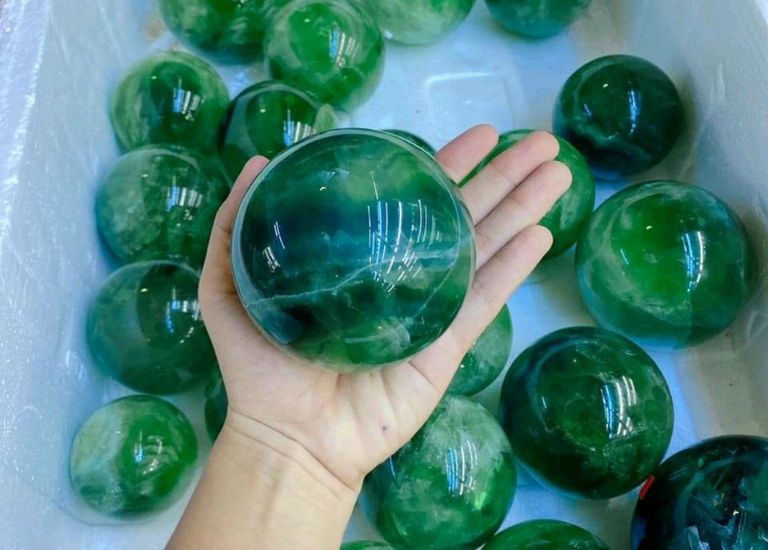 Người ta còn sử dụng đá Fluorite xanh lá để tiên đoán tương lai và vận mệnh.